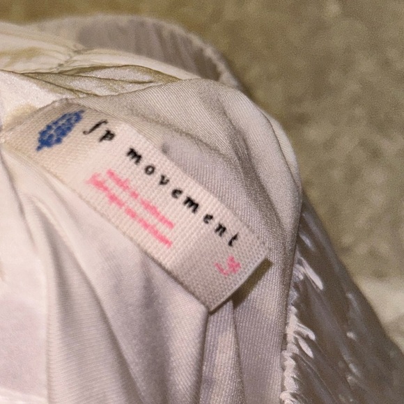 Free People movement The Way Home Shorts white Large NWOT #75 50% off w bundle - Picture 9 of 11